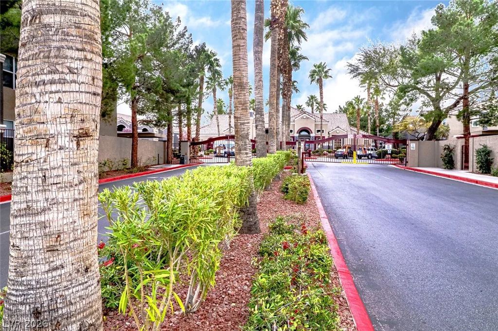 5055 Hacienda, Las Vegas, NV 89118