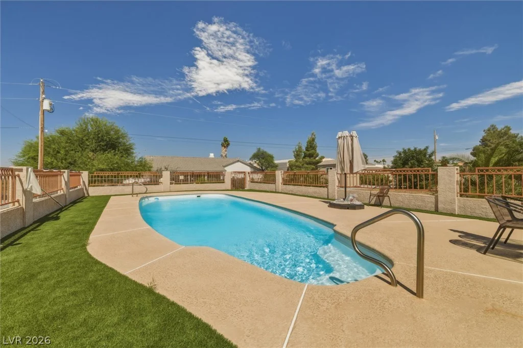 2100 Iroquois, Pahrump, NV 89048