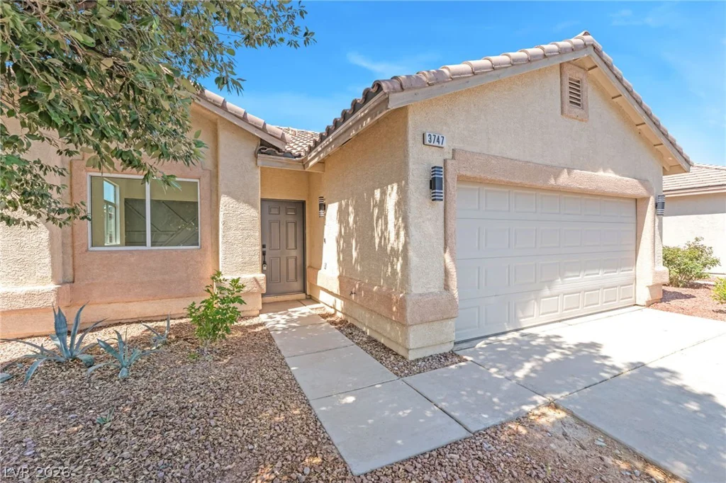 3747 Squirrel, Las Vegas, NV 89122