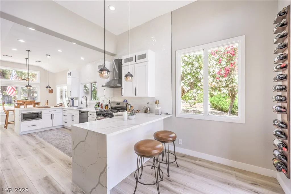 8211 Round Hills, Las Vegas, NV 89113