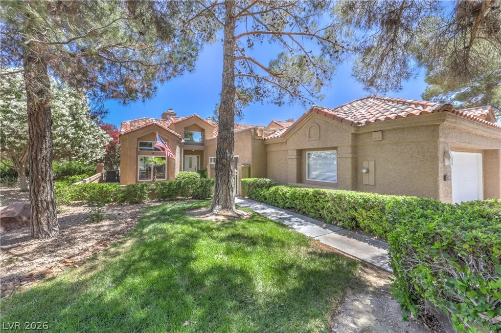 8211 Round Hills, Las Vegas, NV 89113