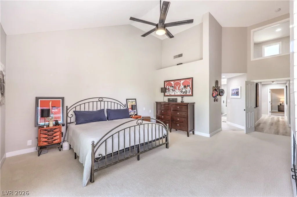 8211 Round Hills, Las Vegas, NV 89113