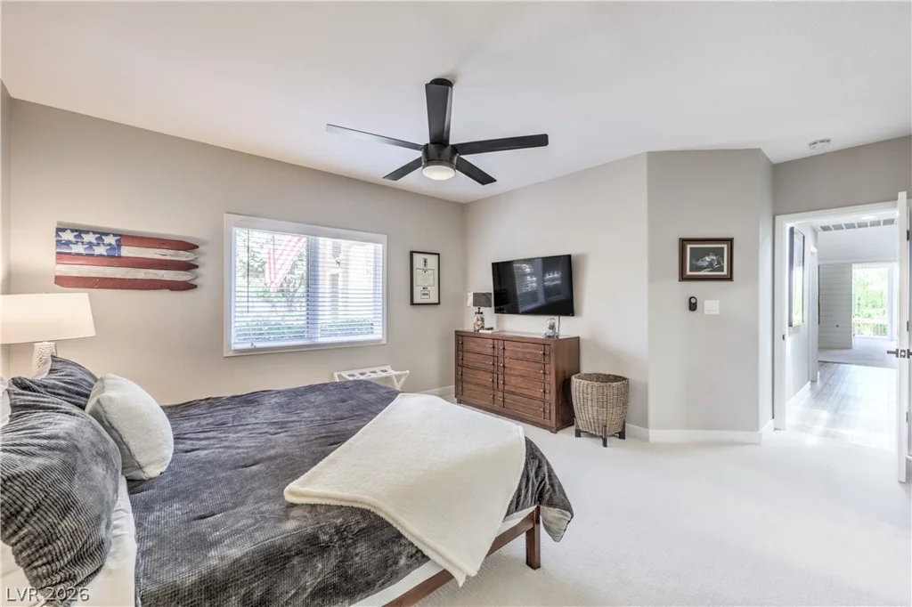 8211 Round Hills, Las Vegas, NV 89113