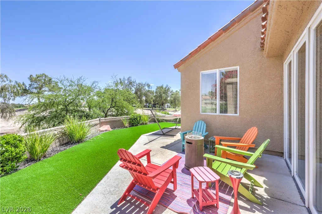 8211 Round Hills, Las Vegas, NV 89113