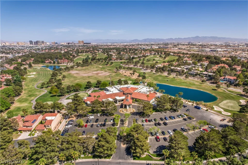 8211 Round Hills, Las Vegas, NV 89113