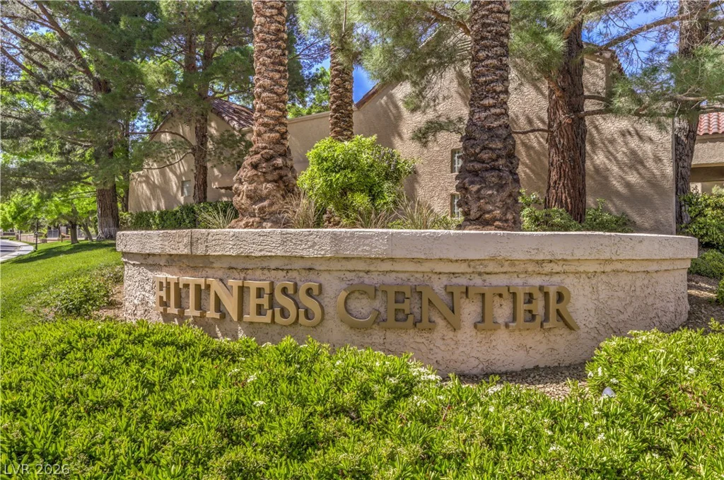 8211 Round Hills, Las Vegas, NV 89113