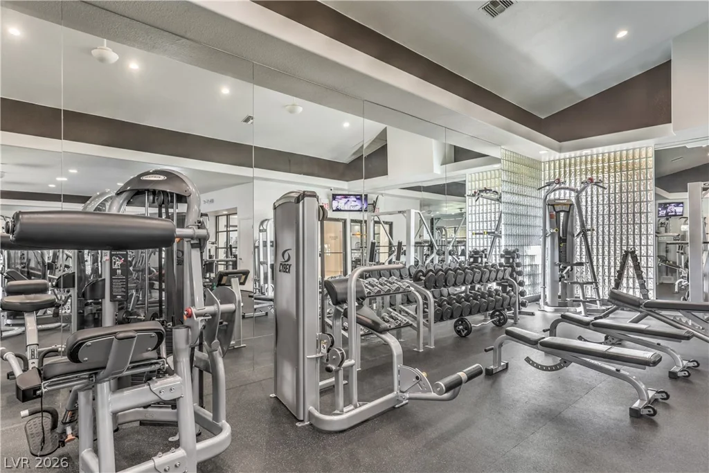 8211 Round Hills, Las Vegas, NV 89113