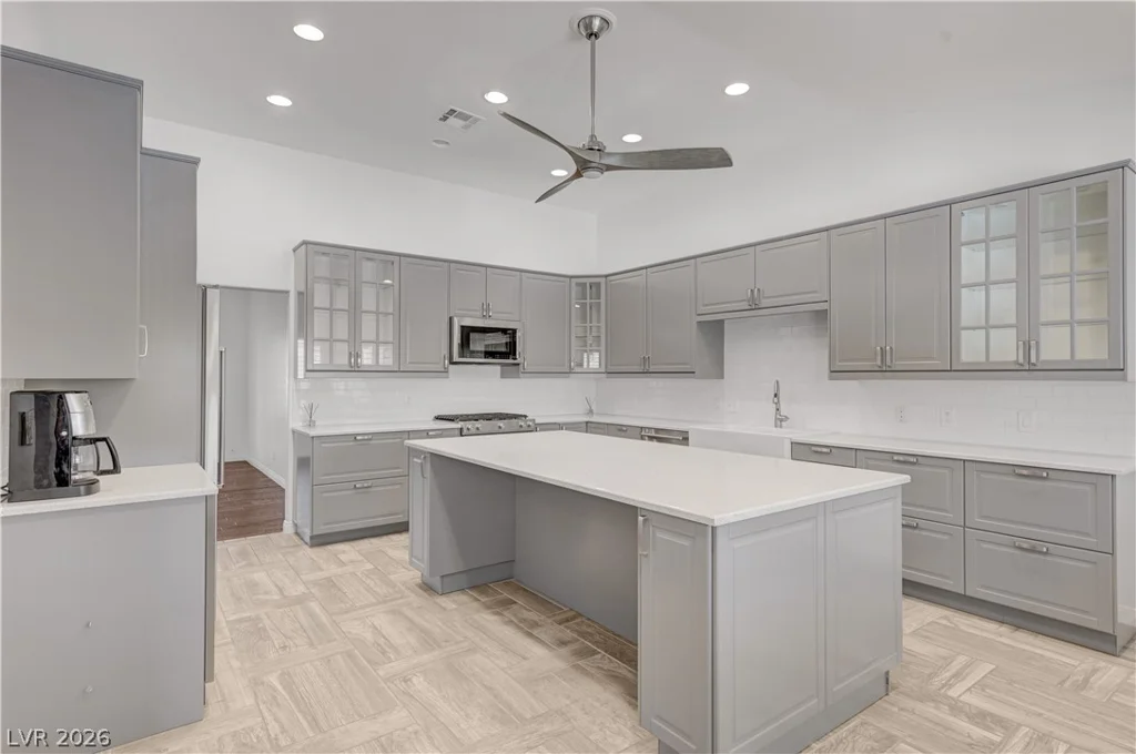 7441 Darby, Las Vegas, NV 89117