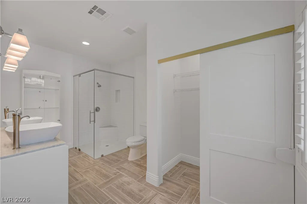 7441 Darby, Las Vegas, NV 89117