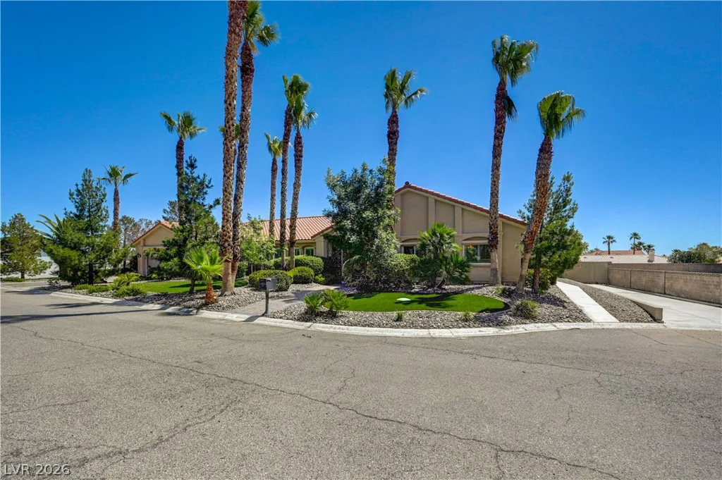 7441 Darby, Las Vegas, NV 89117