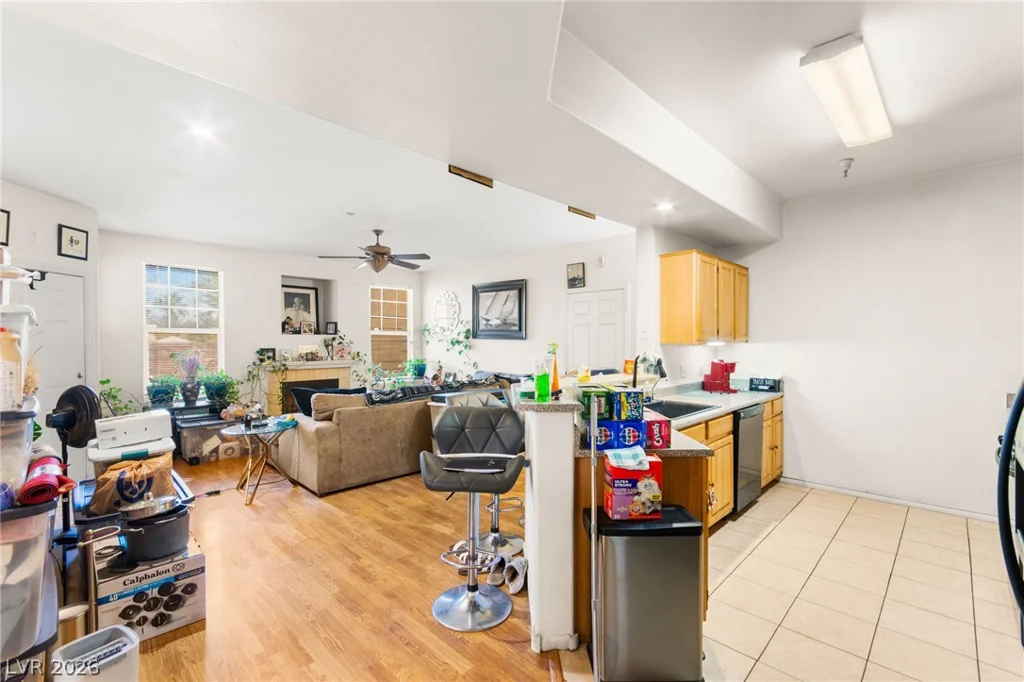 5855 Valley, North Las Vegas, NV 89031