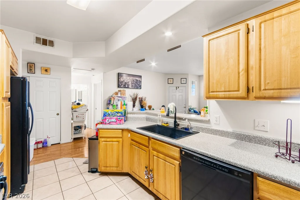 5855 Valley, North Las Vegas, NV 89031