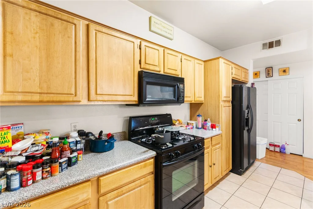 5855 Valley, North Las Vegas, NV 89031