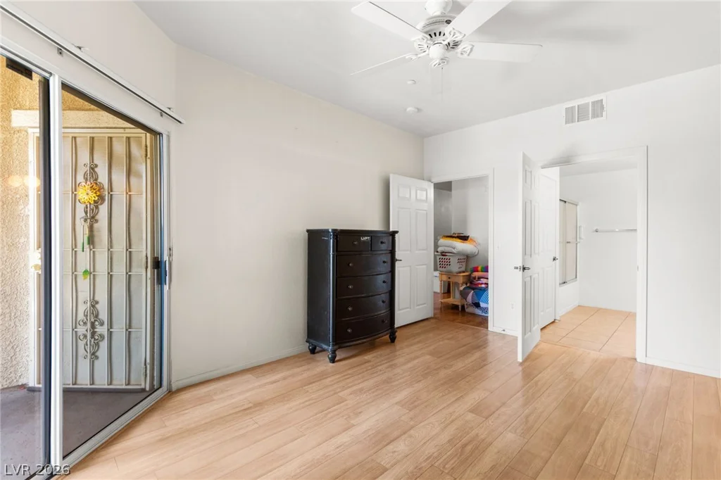 5855 Valley, North Las Vegas, NV 89031