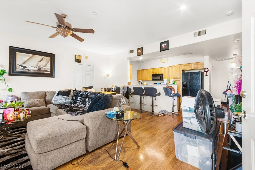 5855 Valley, North Las Vegas, NV 89031