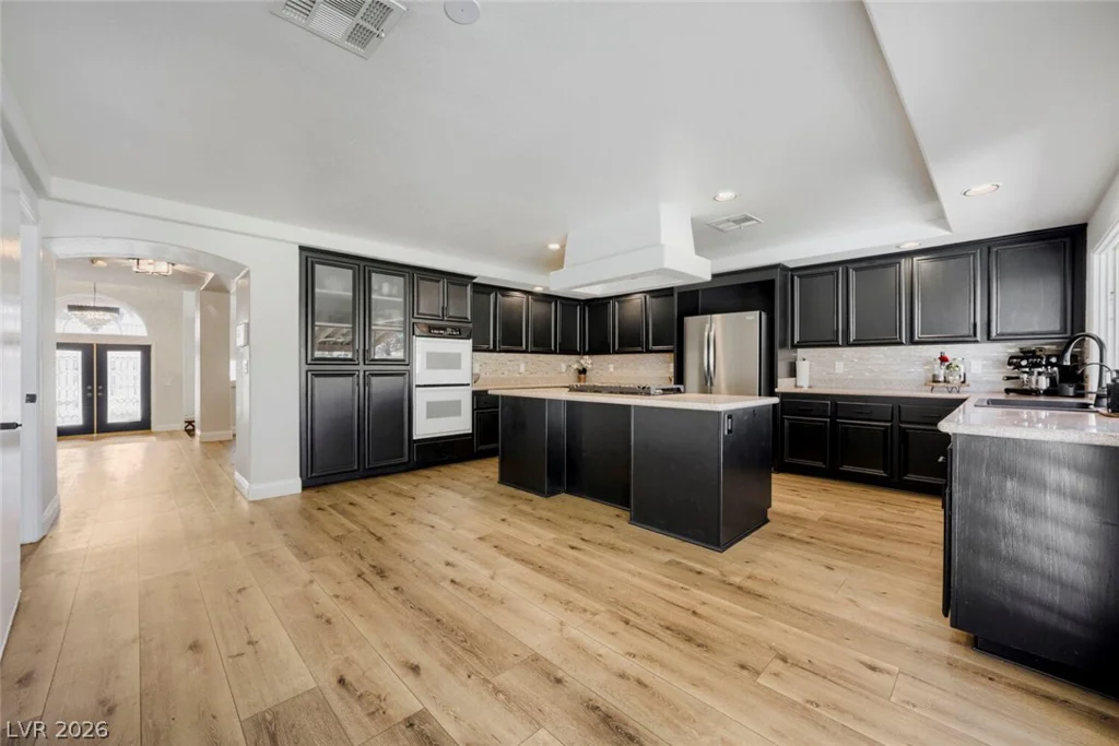 8716 Castle Hill, Las Vegas, NV 89129