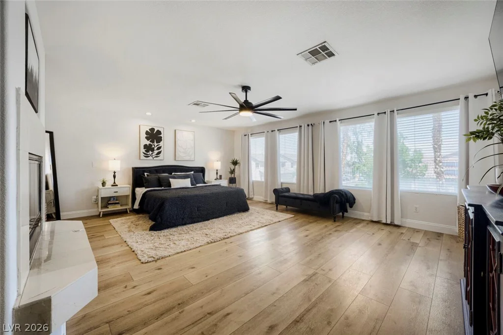8716 Castle Hill, Las Vegas, NV 89129
