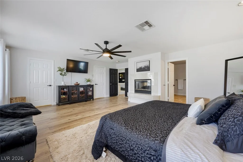 8716 Castle Hill, Las Vegas, NV 89129