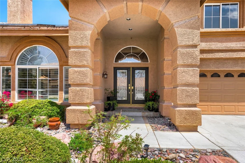 8716 Castle Hill, Las Vegas, NV 89129