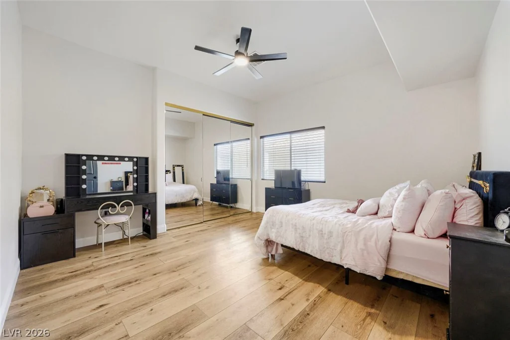 8716 Castle Hill, Las Vegas, NV 89129