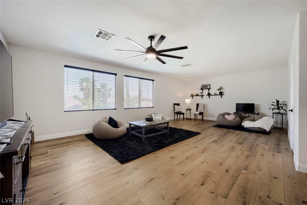 8716 Castle Hill, Las Vegas, NV 89129