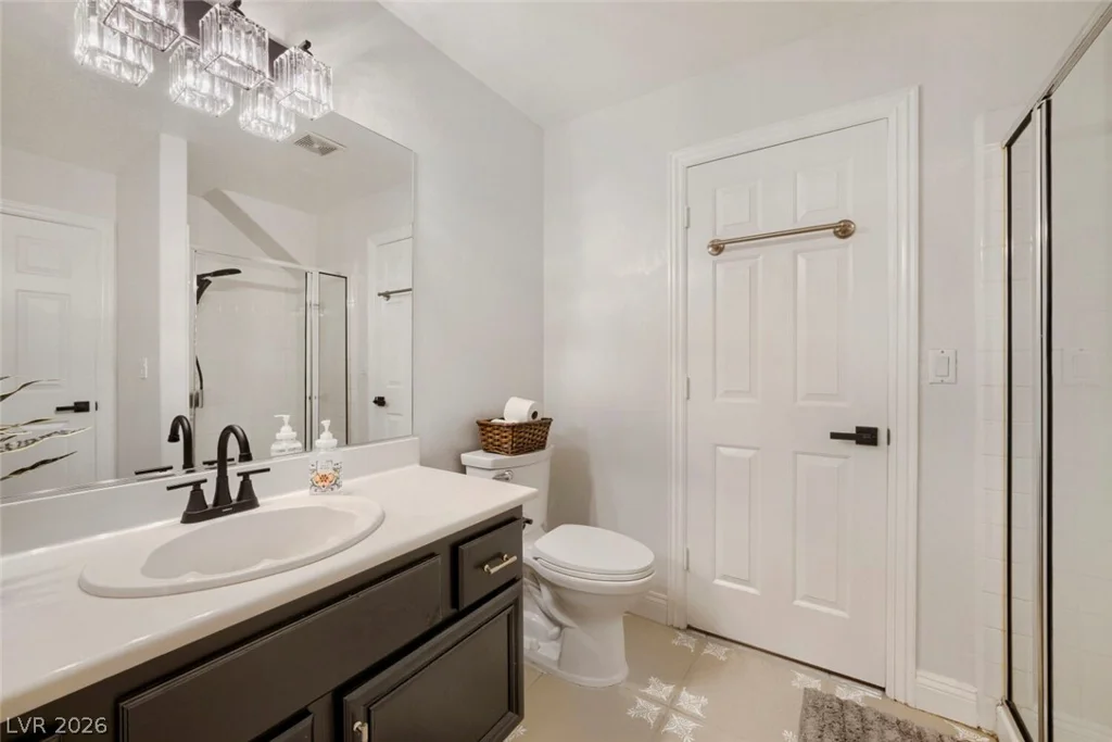 8716 Castle Hill, Las Vegas, NV 89129