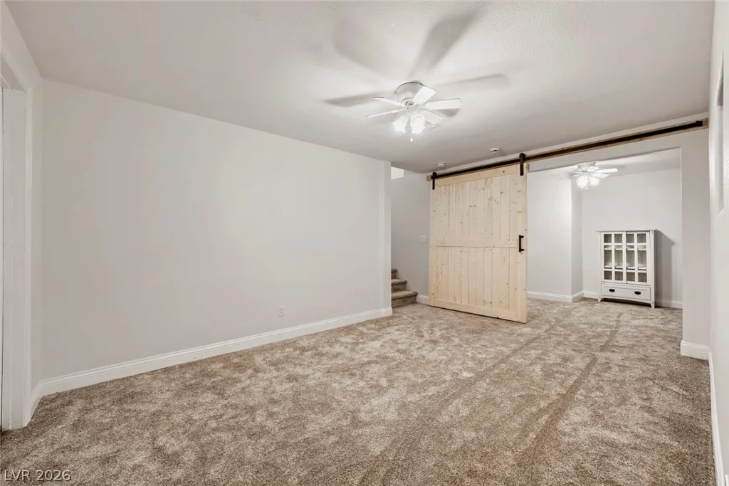 8716 Castle Hill, Las Vegas, NV 89129