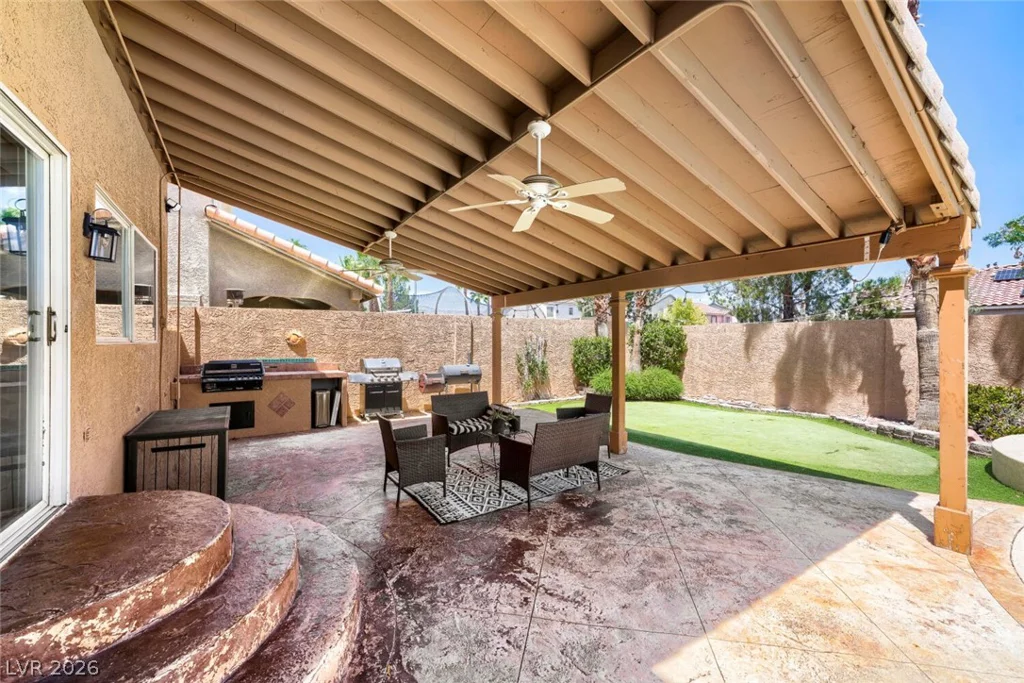 8716 Castle Hill, Las Vegas, NV 89129