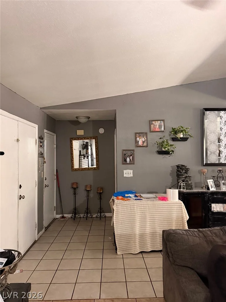 1819 Shagbark, Las Vegas, NV 89156