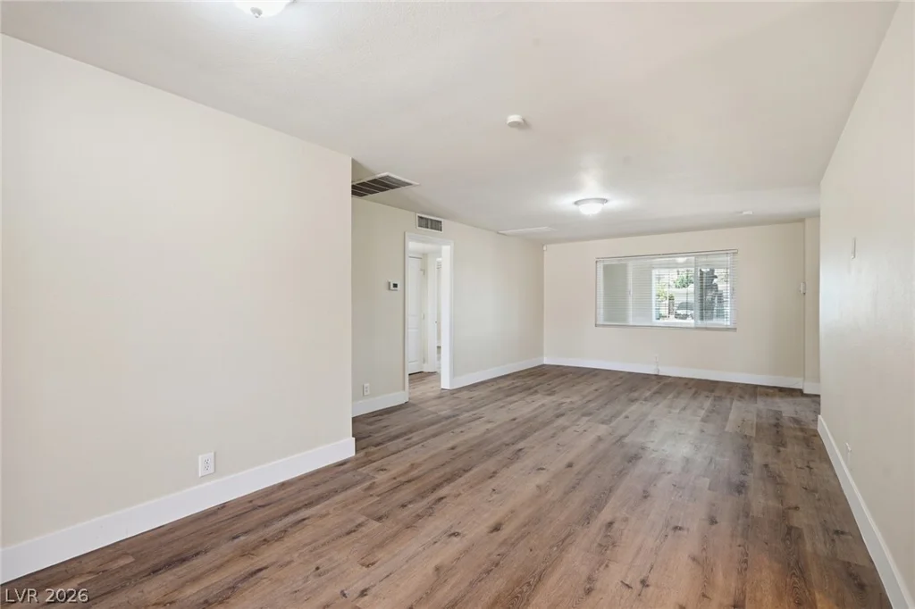 2105 Santa Paula, Las Vegas, NV 89104