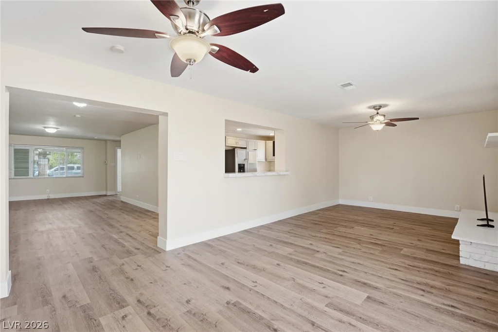 2105 Santa Paula, Las Vegas, NV 89104