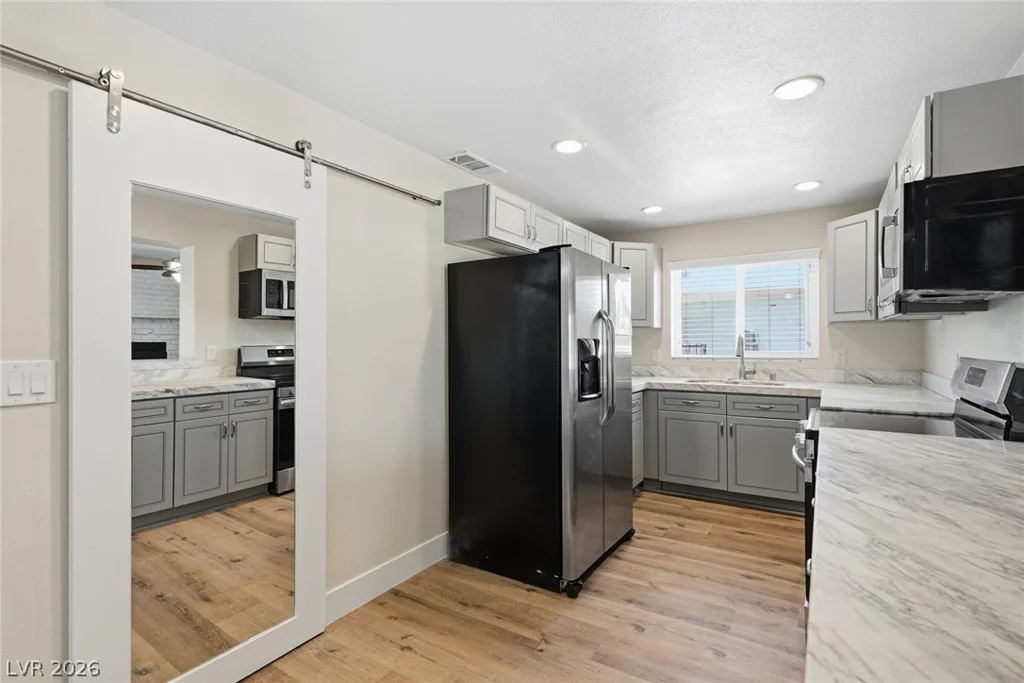 2105 Santa Paula, Las Vegas, NV 89104