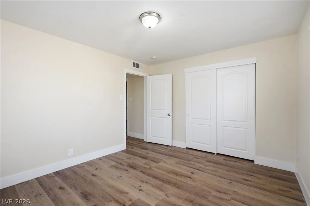 2105 Santa Paula, Las Vegas, NV 89104