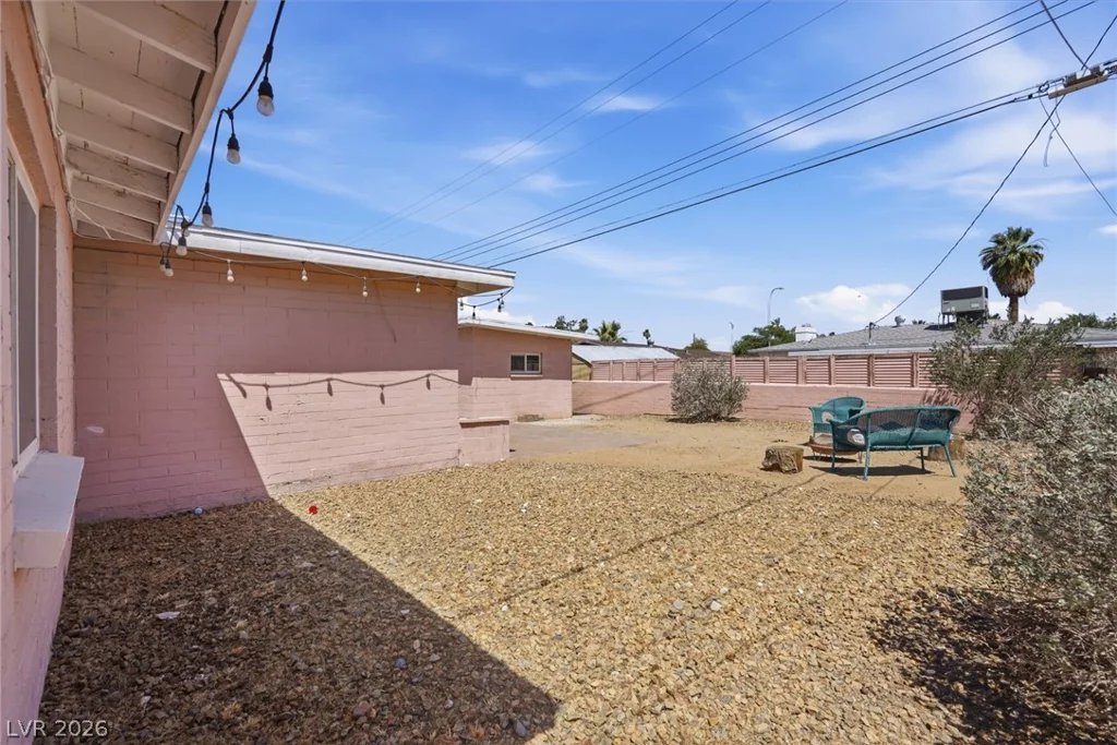 2105 Santa Paula, Las Vegas, NV 89104
