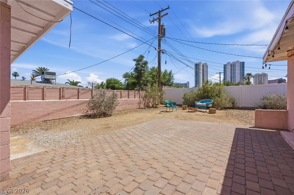 2105 Santa Paula, Las Vegas, NV 89104