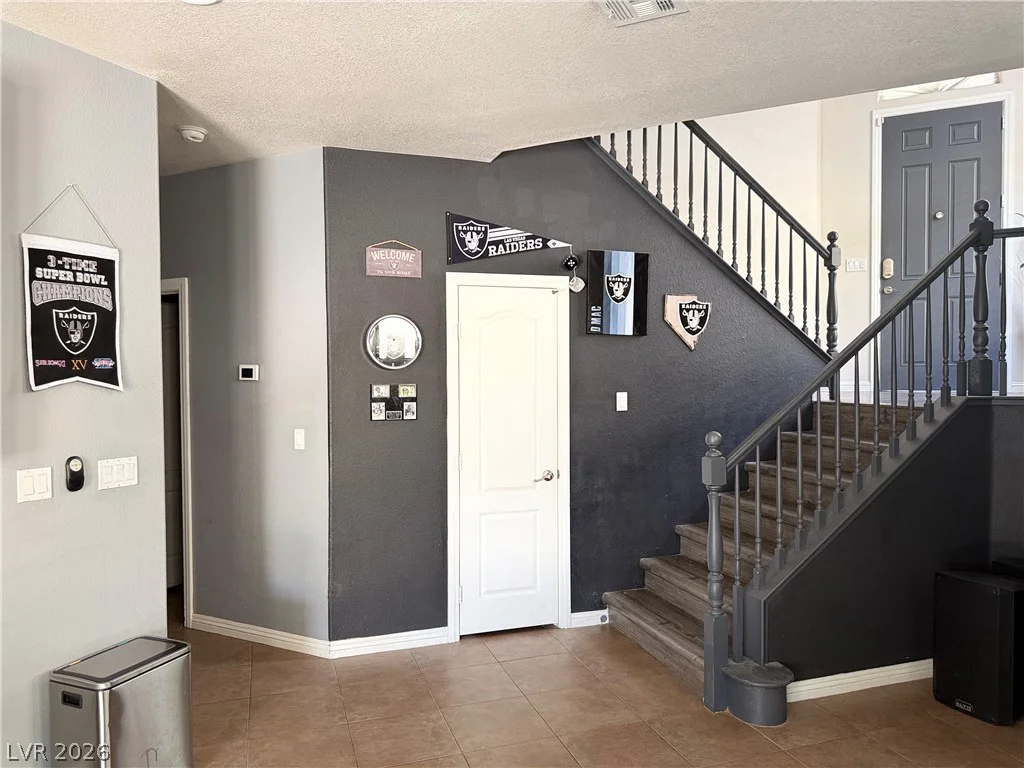 9109 Little Horse, Las Vegas, NV 89143