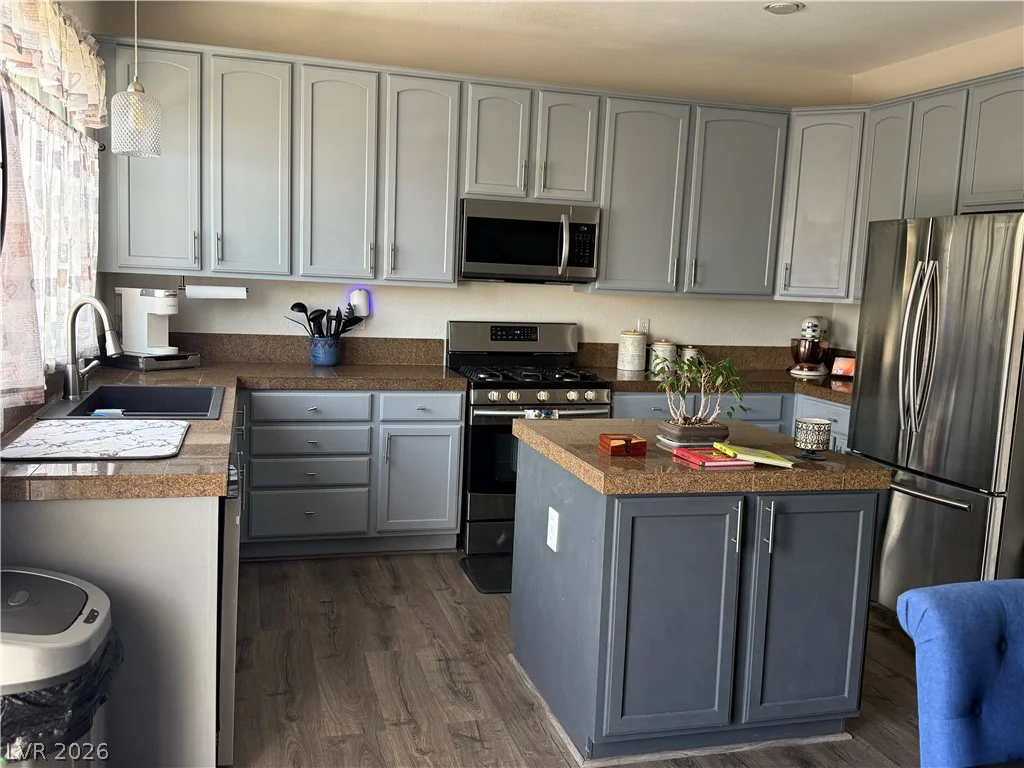 9109 Little Horse, Las Vegas, NV 89143