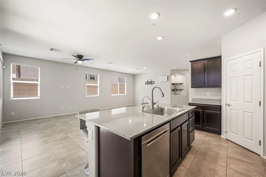 1301 Luna Del Oro, Henderson, NV 89002