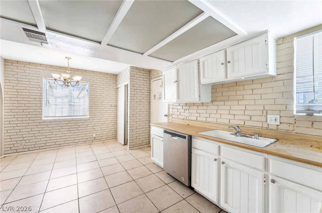 1313 Madison, Las Vegas, NV 89106