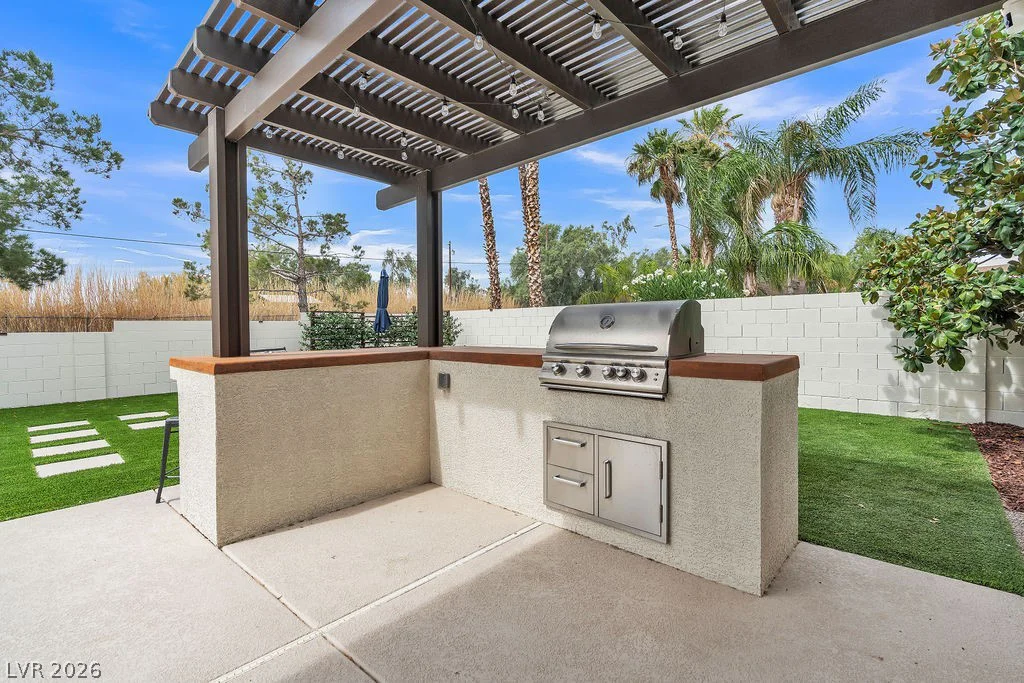 8155 Deer Clan, Las Vegas, NV 89131
