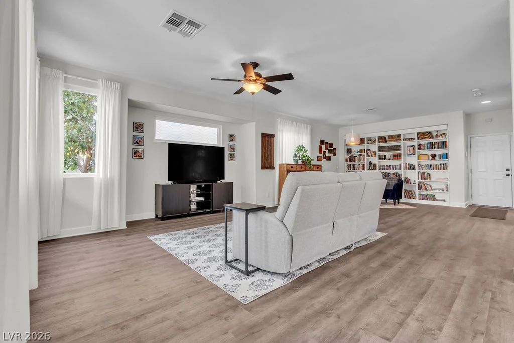 8155 Deer Clan, Las Vegas, NV 89131