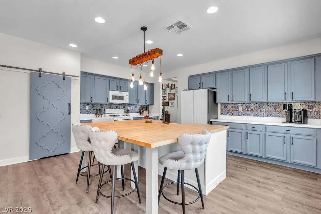 8155 Deer Clan, Las Vegas, NV 89131