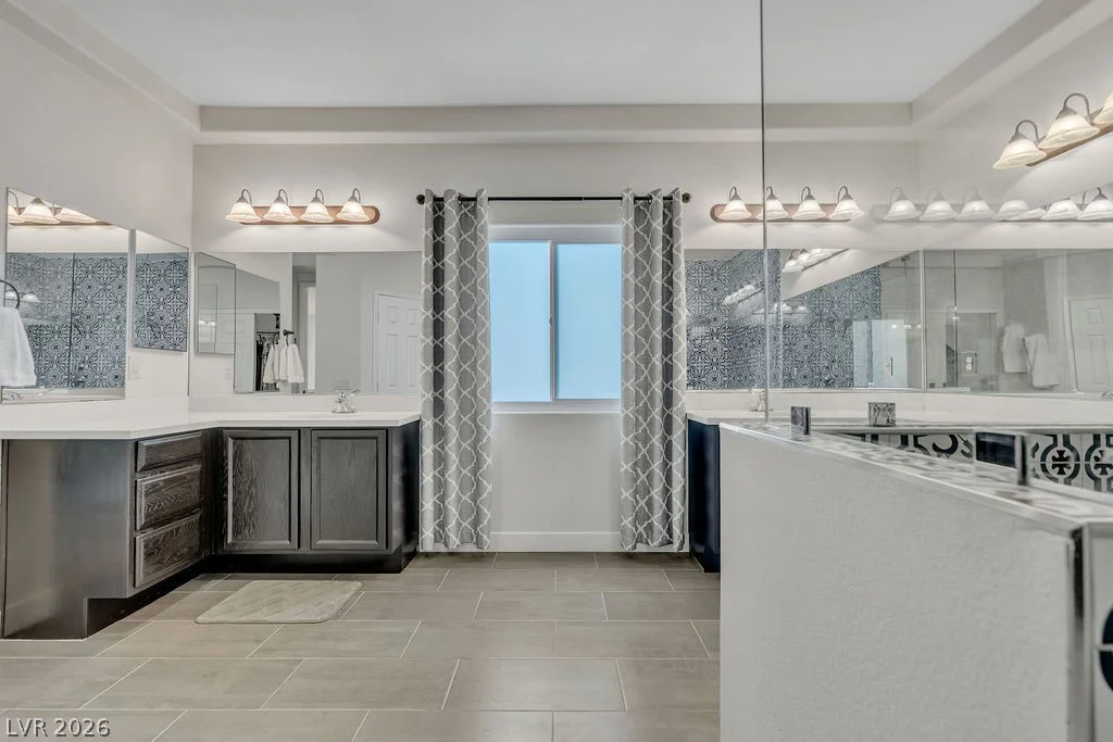 8155 Deer Clan, Las Vegas, NV 89131