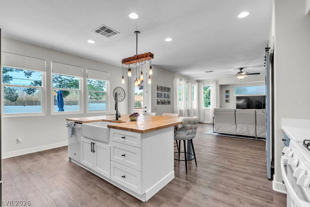 8155 Deer Clan, Las Vegas, NV 89131