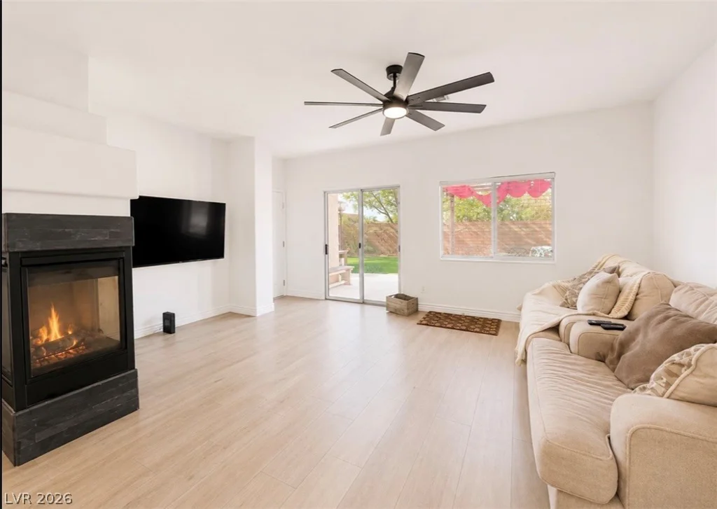 2444 Belt Buckley, Henderson, NV 89002