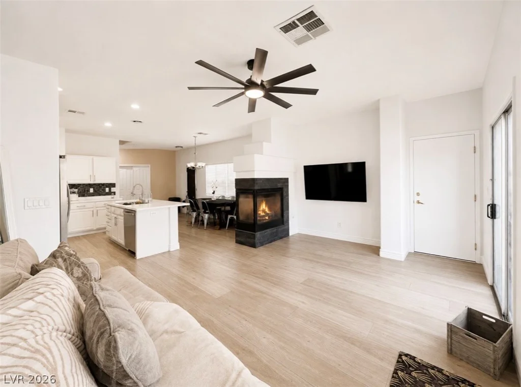 2444 Belt Buckley, Henderson, NV 89002