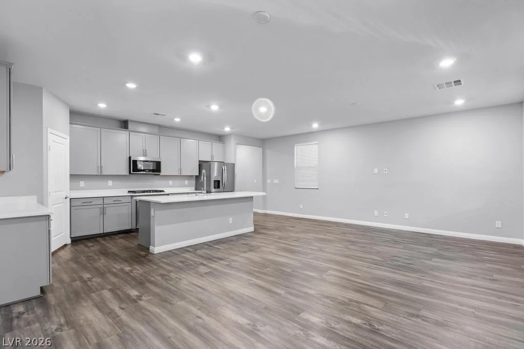 909 Riverlawn, Las Vegas, NV 89138