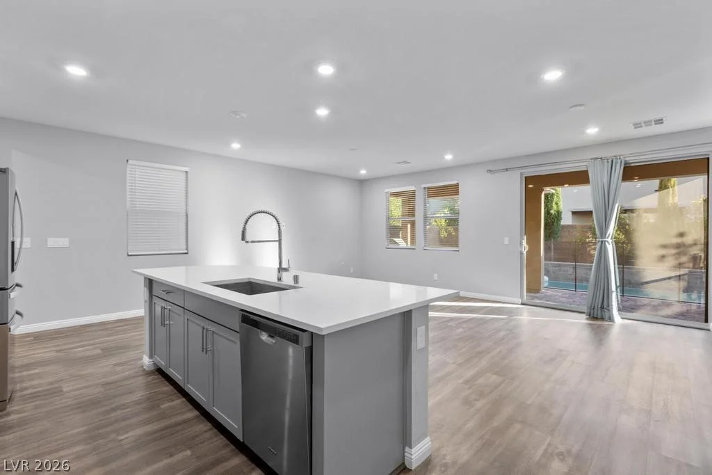 909 Riverlawn, Las Vegas, NV 89138