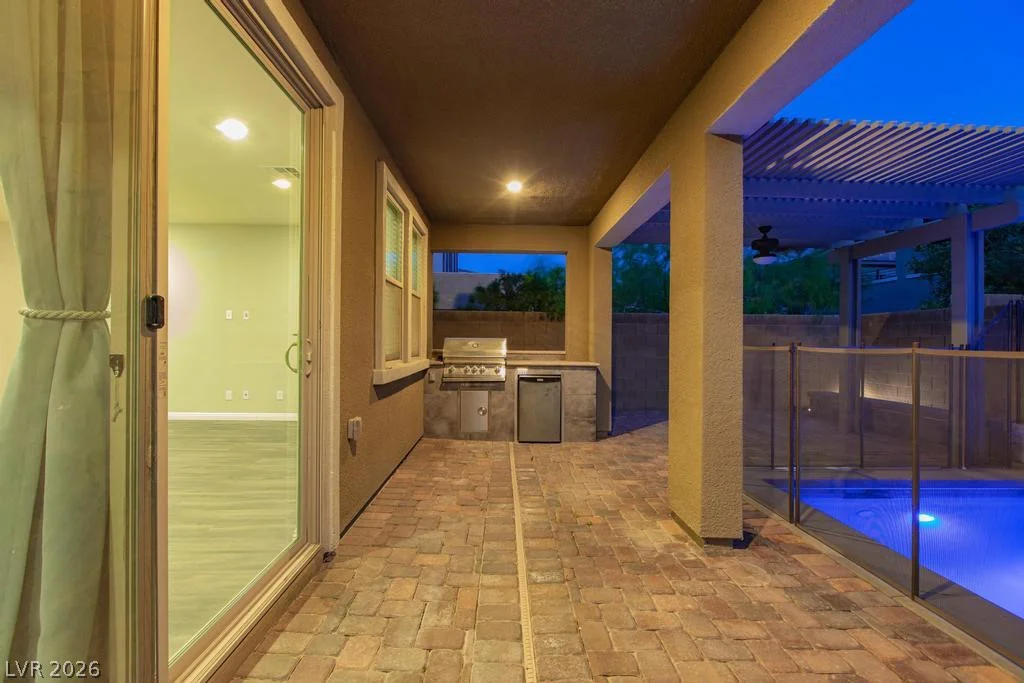 909 Riverlawn, Las Vegas, NV 89138