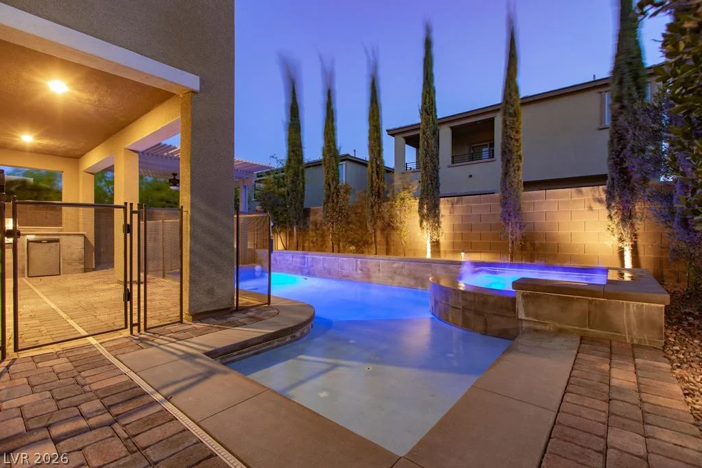 909 Riverlawn, Las Vegas, NV 89138